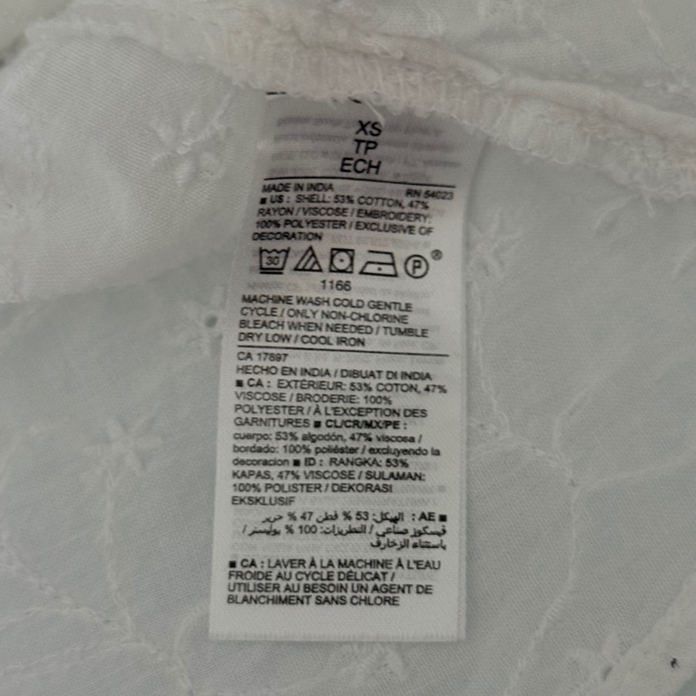 Old‎ Navy XS Wrap Blouse White Eyelet Embroidered Puff Sleeve Cottage Coquette - Picture 6 of 7